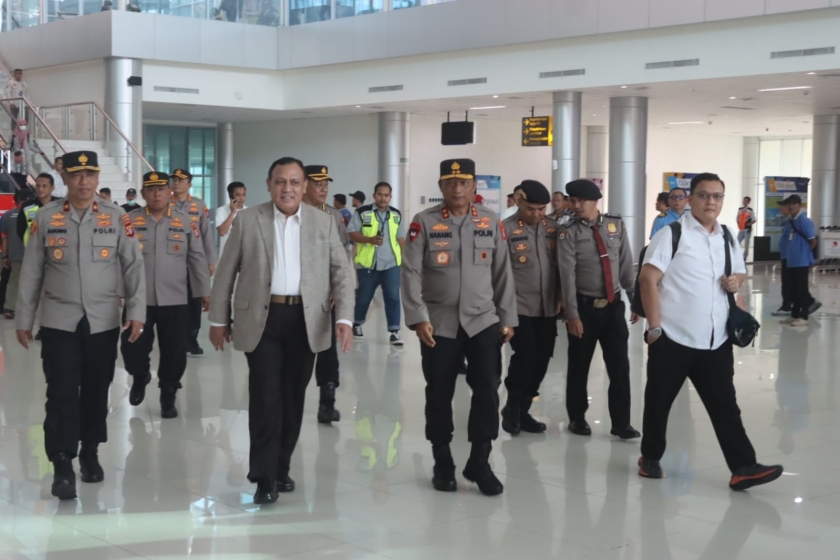 ketua_kpk_komjen_pol_purn_firli_bahuri_beserta_jajaran_polda_840x576