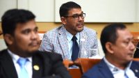Anggota_Komisi_III_DPR_RI_Nasir_Djamil_dalam_Rapat_Kerja_Komisi_III_dengan_jajaran_Kapolri_dan_Kapol20241112081531