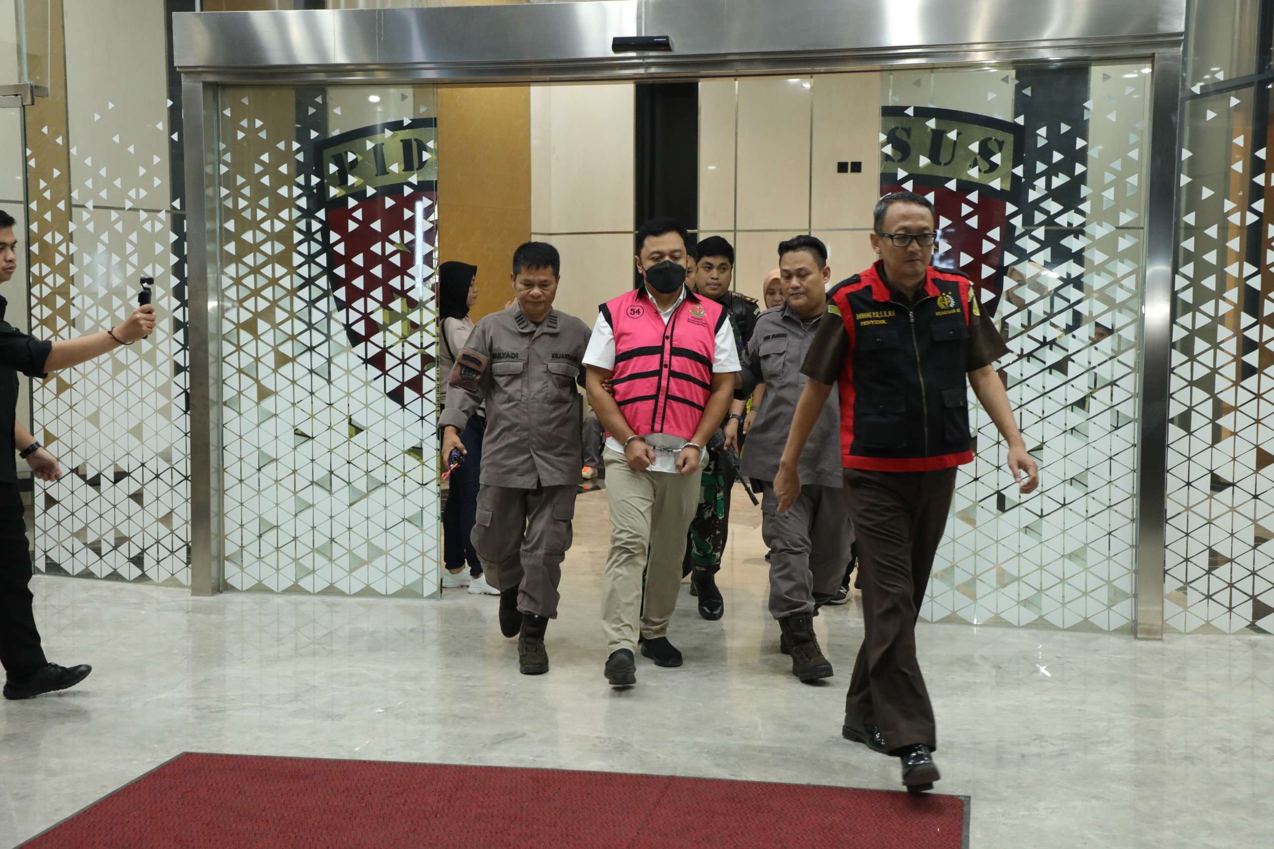 Penetapan Tersangka Perkara Dugaan Korupsi Penyimpangan Pengelolaan Keuangan di BUMD PT Lampung Selatan Maju