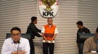 KPK-Tahan-Tersangka-Korupsi-Pemberian-Fasilitas-Kredit-oleh-LPEI-kepada-PT-SMJL-dan-PT-MAS (1)