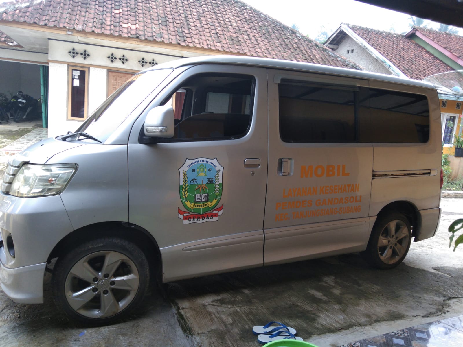 Mobil Layanan Kesehatan di Desa Gandasoli