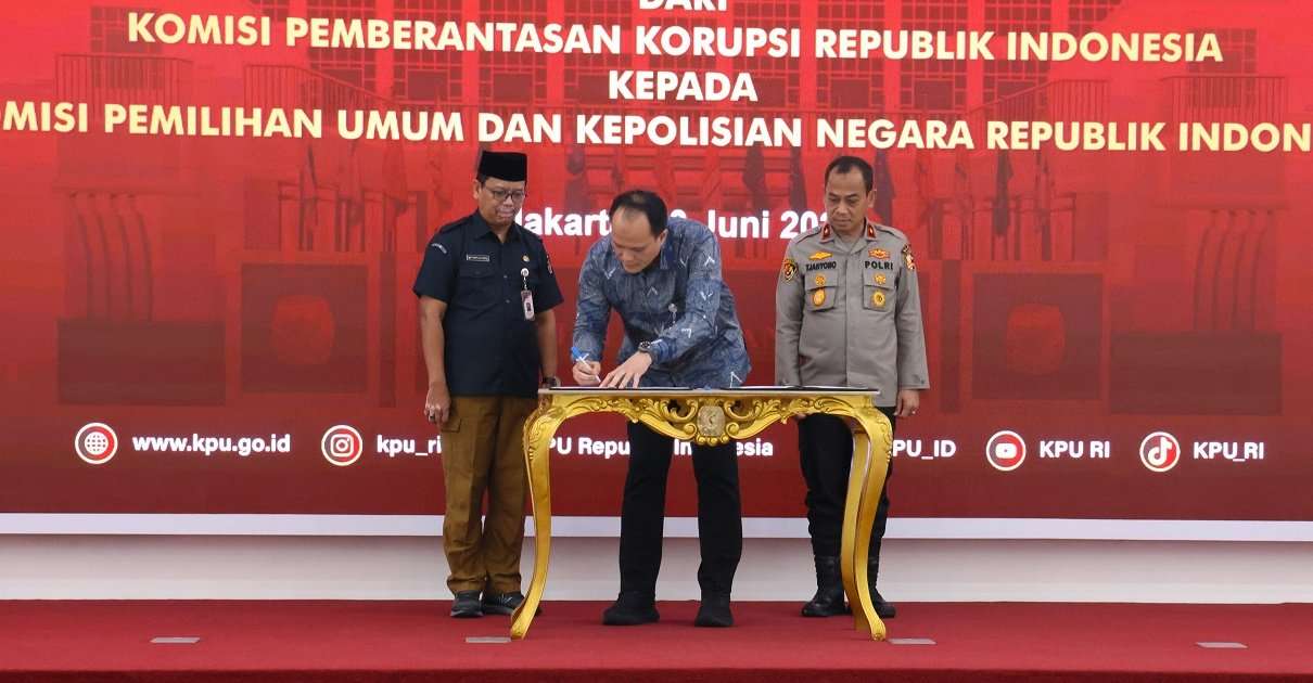 Dari-Korupsi-untuk-Kepentingan-Publik---KPK-Serahkan-Aset-Rampasan-Total-Rp4,2-M-ke-KPU-Polri-image_large