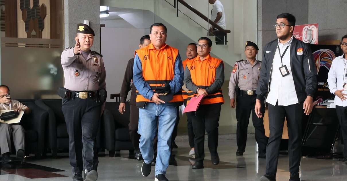 KPK-Tangkap-Tangan-Tersangka-Dugaan-Suap-Jabatan-di-Pemkab-Kuansing-image_large